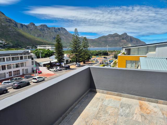 2 Bedroom Apartment To Let in Hout Bay Central