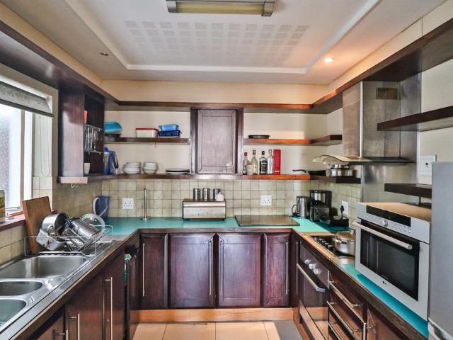 2 Bedroom Apartment To Let in Humewood