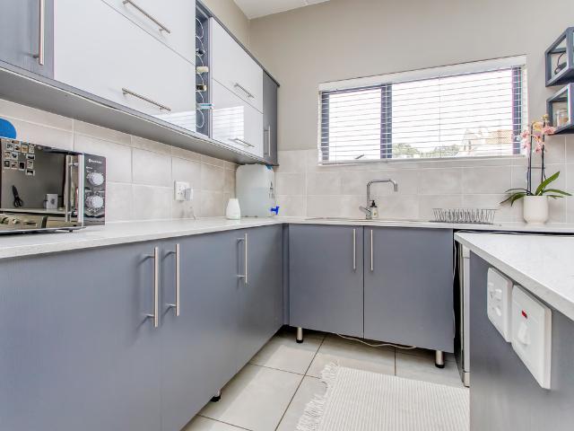 2 Bedroom Apartment To Let in Hyde Park