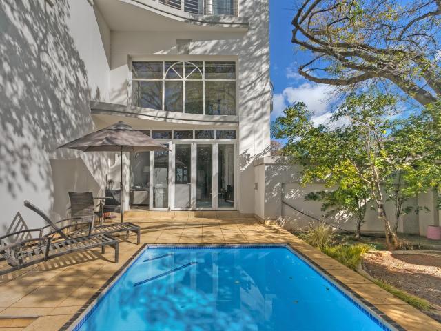 2 Bedroom Apartment To Let in Hyde Park