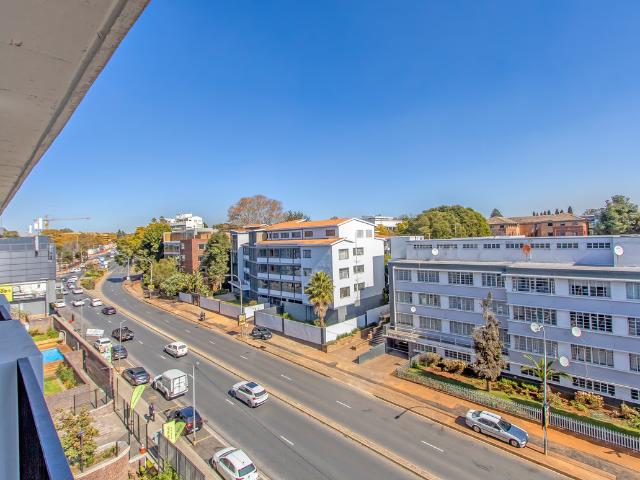 2 Bedroom Apartment To Let in Illovo