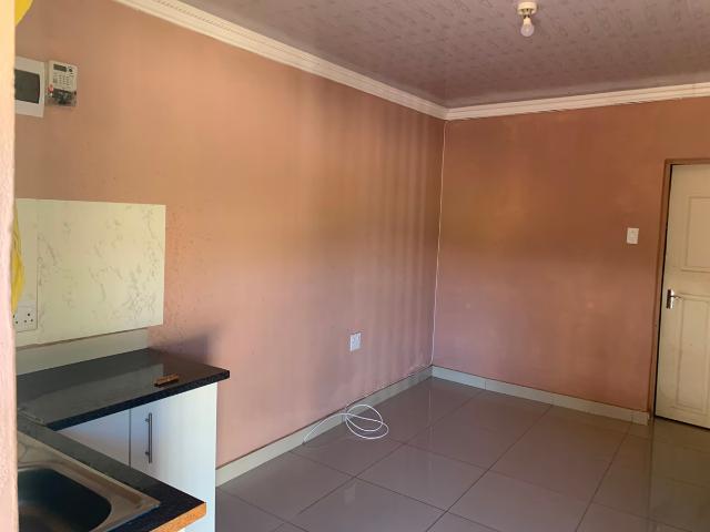 2 Bedroom Apartment To Let in Isipingo Hills
