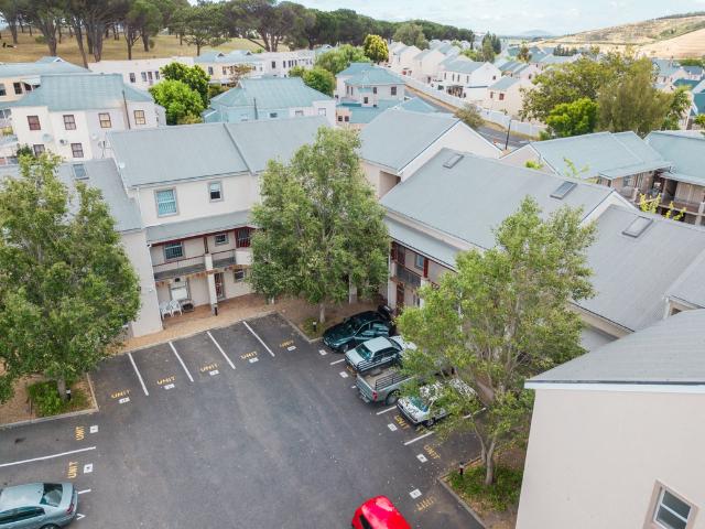 2 Bedroom Apartment To Let in Klein Welgevonden