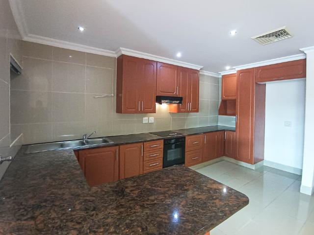 2 Bedroom Apartment To Let in La Lucia