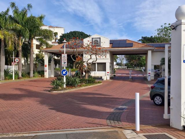 2 Bedroom Apartment To Let in La Lucia