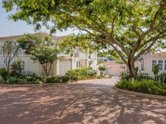 2 Bedroom Apartment To Let in La Lucia