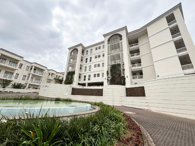 2 Bedroom Apartment To Let in La Lucia