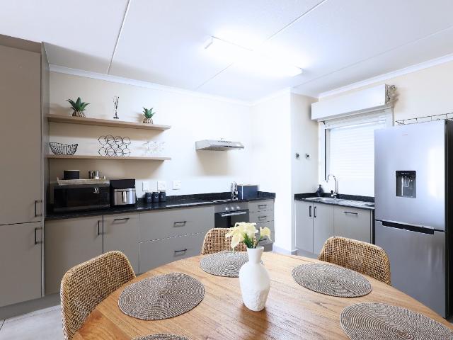 2 Bedroom Apartment To Let in Langeberg Ridge