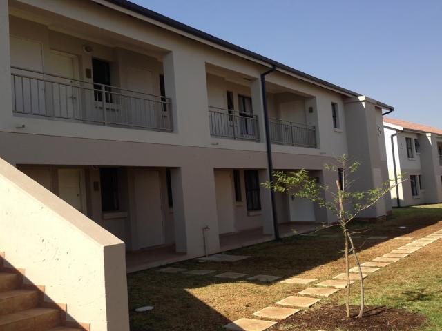 2 Bedroom Apartment To Let in Lakefield