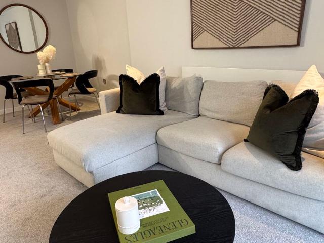 2 Bedroom Apartment To Let in Leeds, LS1