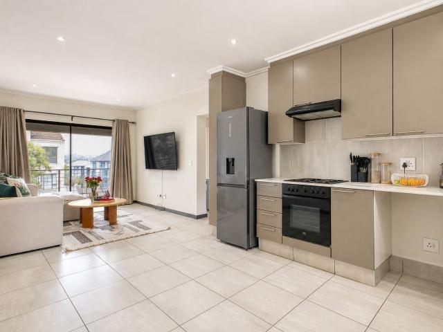 2 Bedroom Apartment To Let in Lonehill
