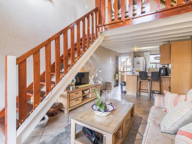 2 Bedroom Apartment To Let in Lonehill