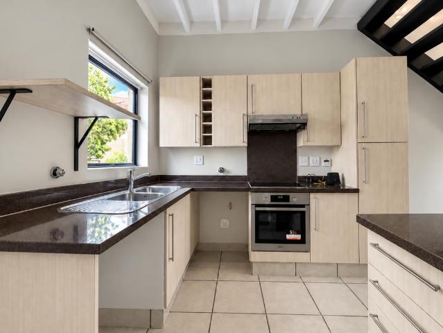 2 Bedroom Apartment To Let in Lonehill