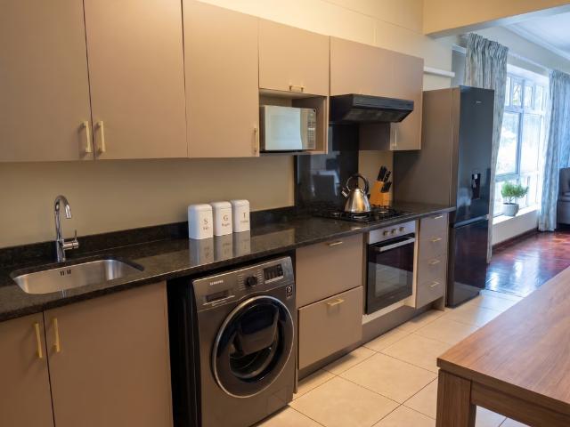 2 Bedroom Apartment To Let in Melrose North