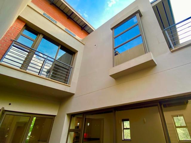 2 Bedroom Apartment To Let in Melrose