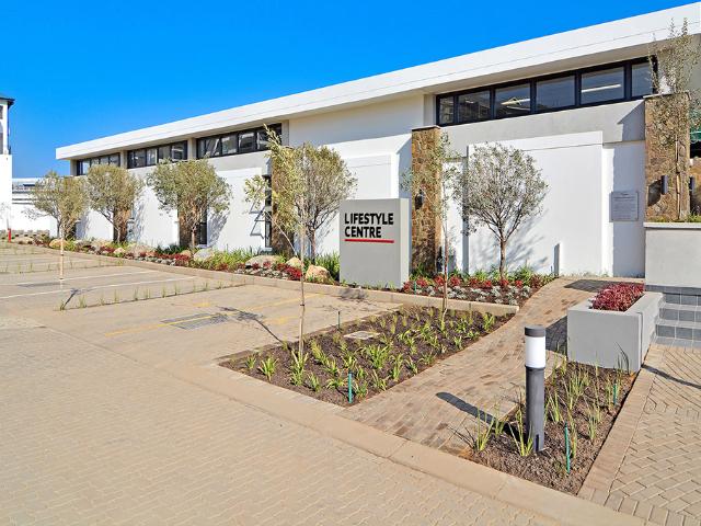2 Bedroom Apartment To Let in Modderfontein