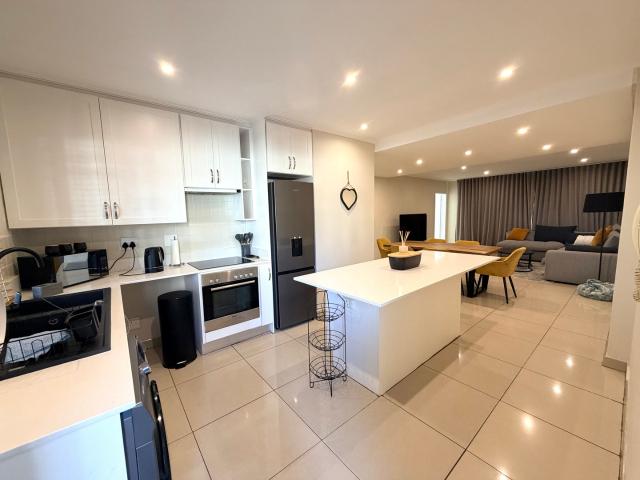 2 Bedroom Apartment To Let in Morningside