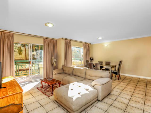 2 Bedroom Apartment To Let in Morningside