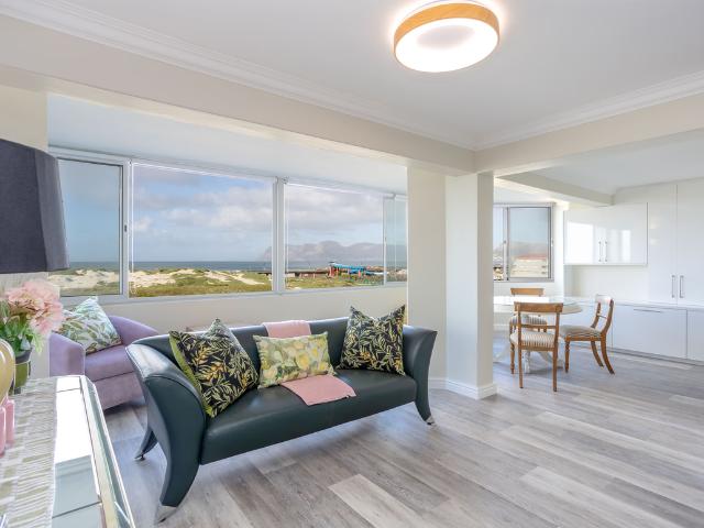 2 Bedroom Apartment To Let in Muizenberg
