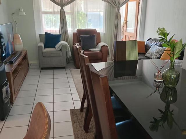 2 Bedroom Apartment To Let in North Riding