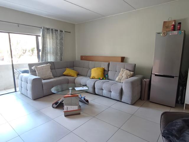 2 Bedroom Apartment To Let in North Riding