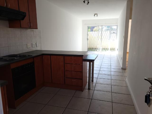 2 Bedroom Apartment To Let in Oakdale