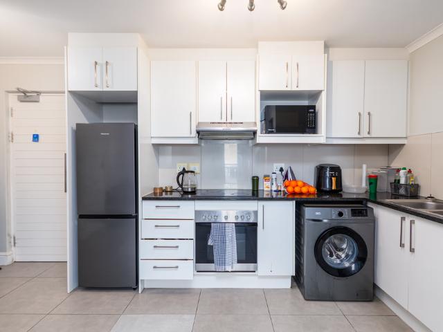 2 Bedroom Apartment To Let in Observatory