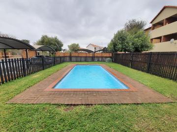 2 Bedroom Apartment To Let in Onverwacht