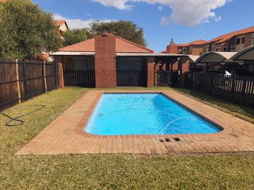 2 Bedroom Apartment To Let in Onverwacht
