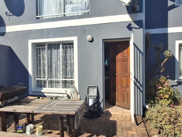 2 Bedroom Apartment To Let in Parkdene