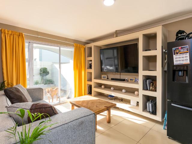 2 Bedroom Apartment To Let in Parklands