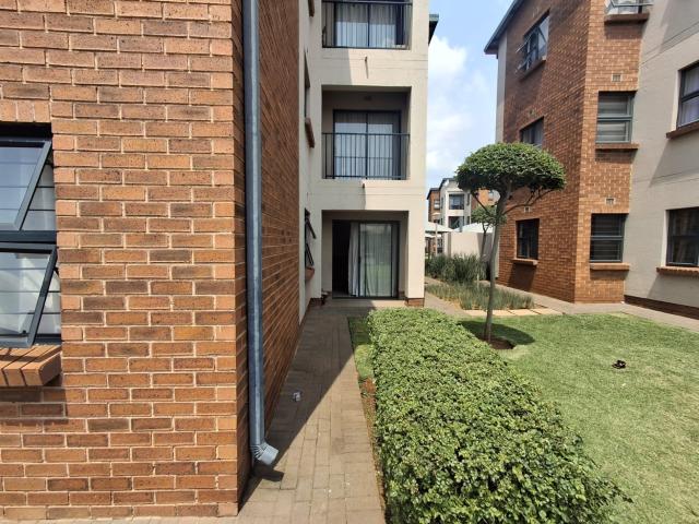 2 Bedroom Apartment To Let in Ravenswood
