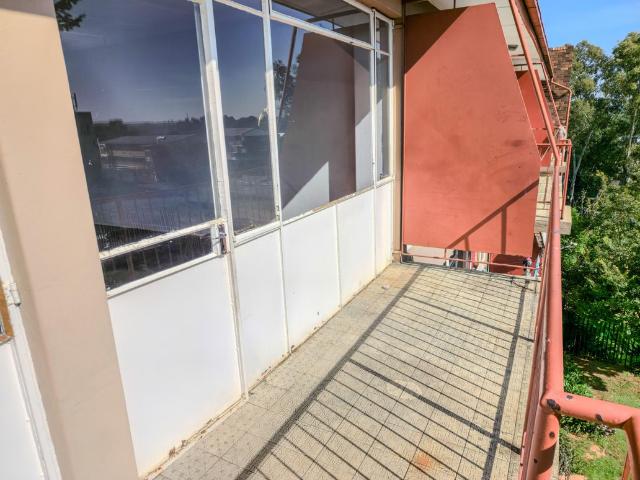 2 Bedroom Apartment To Let in Rembrandt Park