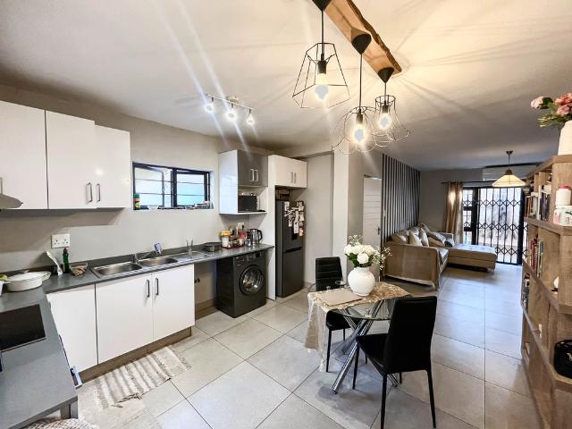 2 Bedroom Apartment To Let in Red Hill