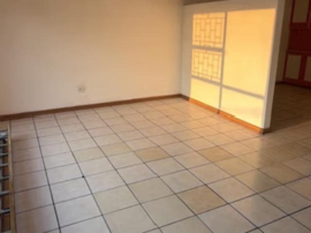2 Bedroom Apartment To Let in Regents Park