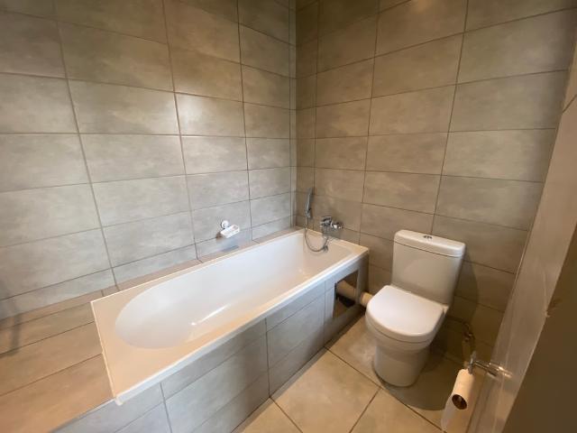 2 Bedroom Apartment To Let in Rietvalleirand