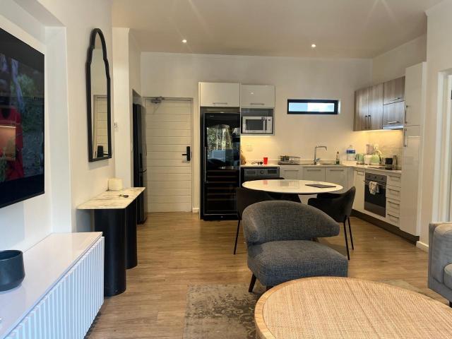 2 Bedroom Apartment To Let in Rosebank