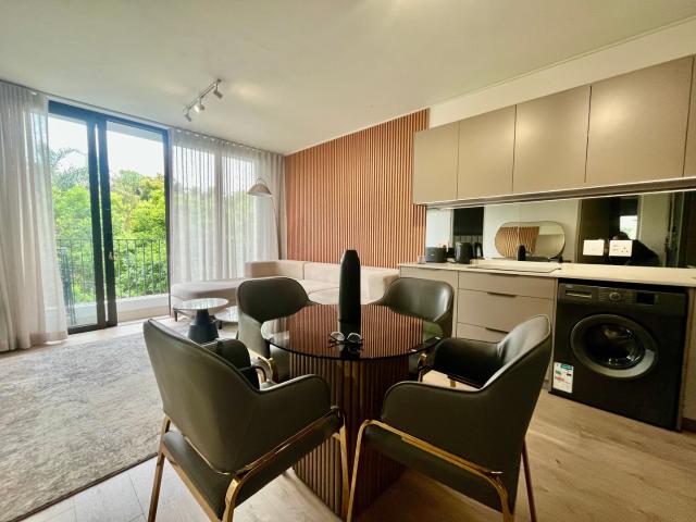 2 Bedroom Apartment To Let in Rosebank