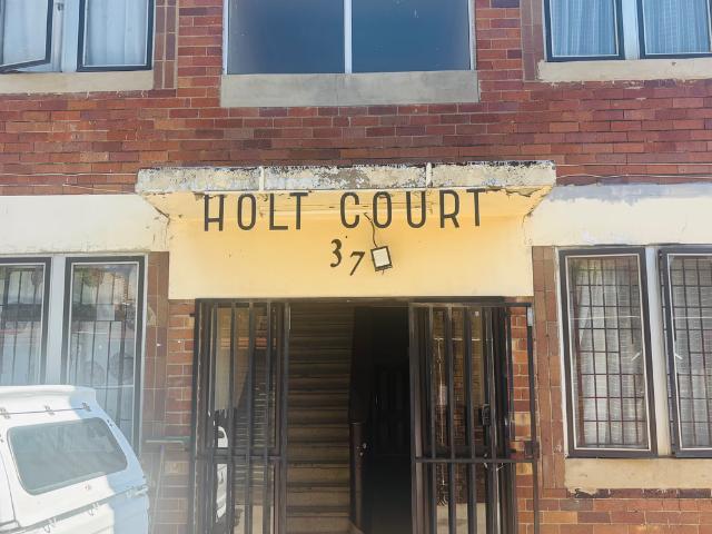 2 Bedroom Apartment To Let in Rosettenville
