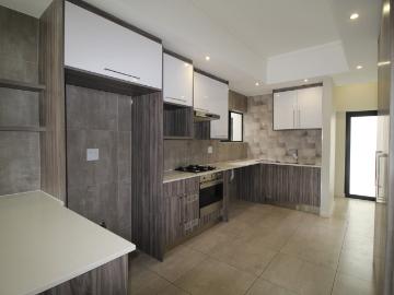 2 Bedroom Apartment To Let in Rynfield