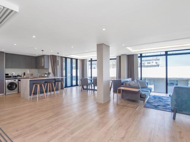 2 Bedroom Apartment To Let in Sea Point