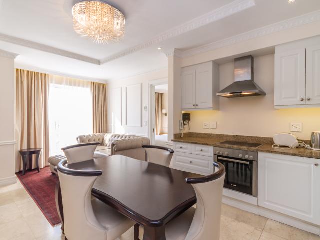 2 Bedroom Apartment To Let in Sea Point