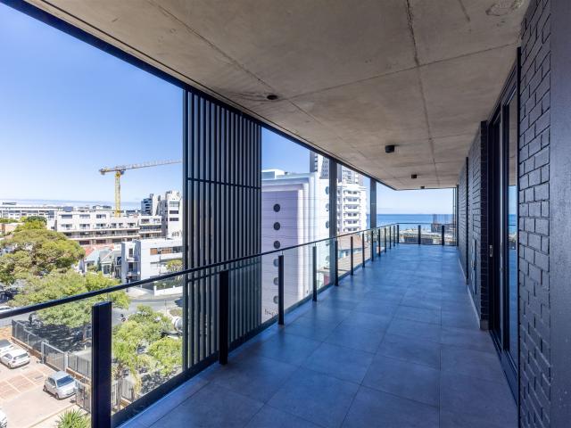 2 Bedroom Apartment To Let in Sea Point