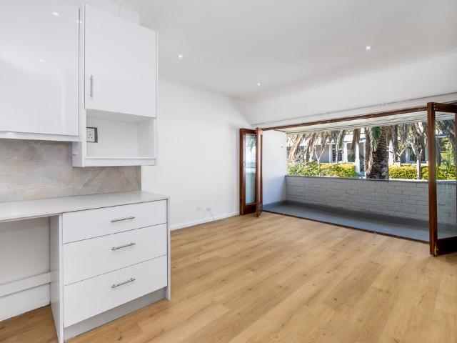 2 Bedroom Apartment To Let in Sea Point | LIONLEAD Real Estate