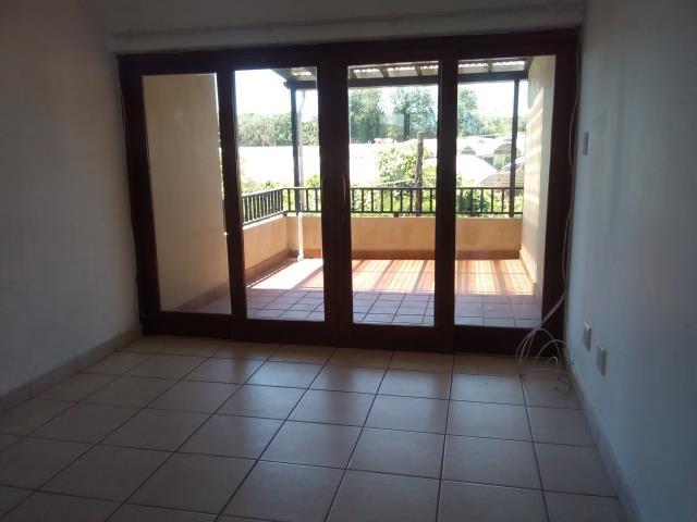 2 Bedroom Apartment To Let in Sheffield Beach