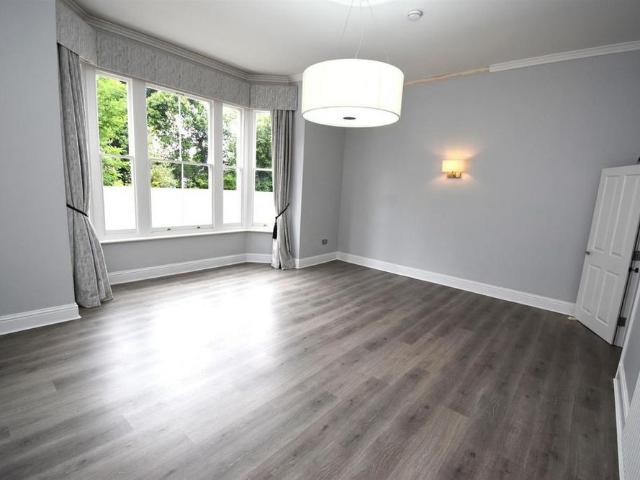 2 bedroom apartment to rent