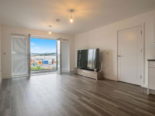 2 bedroom apartment to rent