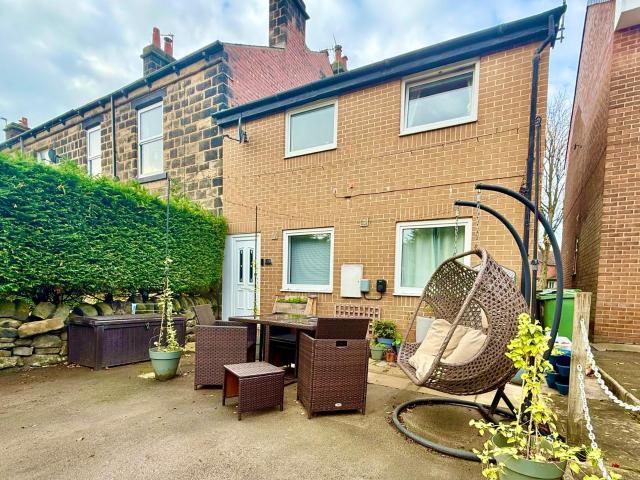 2 bedroom apartment to rent