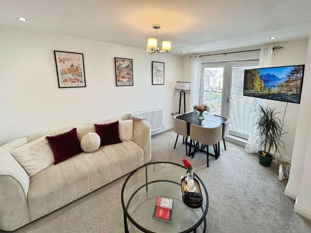 2 bedroom apartment to rent