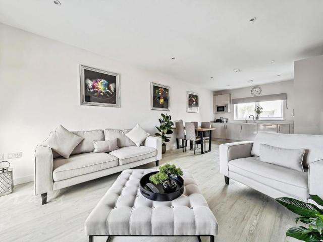 2 bedroom apartment to rent